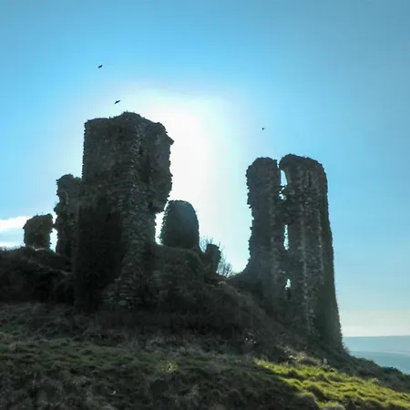 Дом отдыха Castle By The